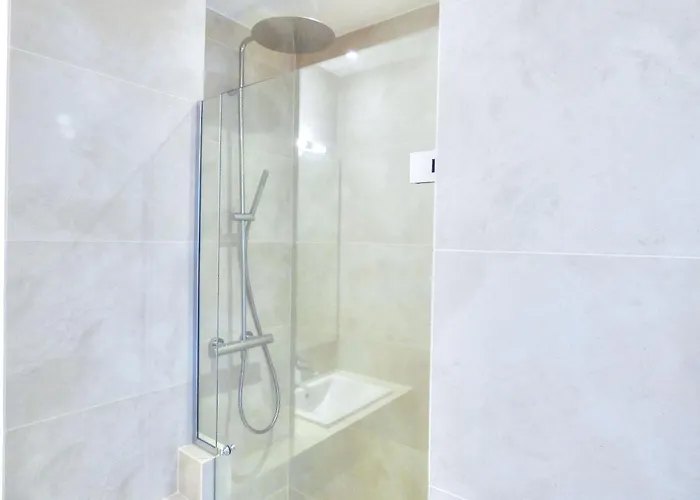 Alc - Ma3 - 9 Min Paalais شقة *