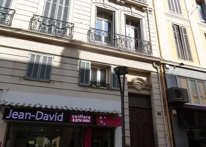 شقة Alc - Ma3 - 9 Min Paalais